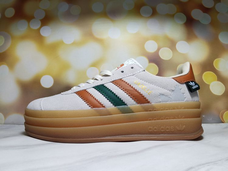 chaussures adidas couleur brune
