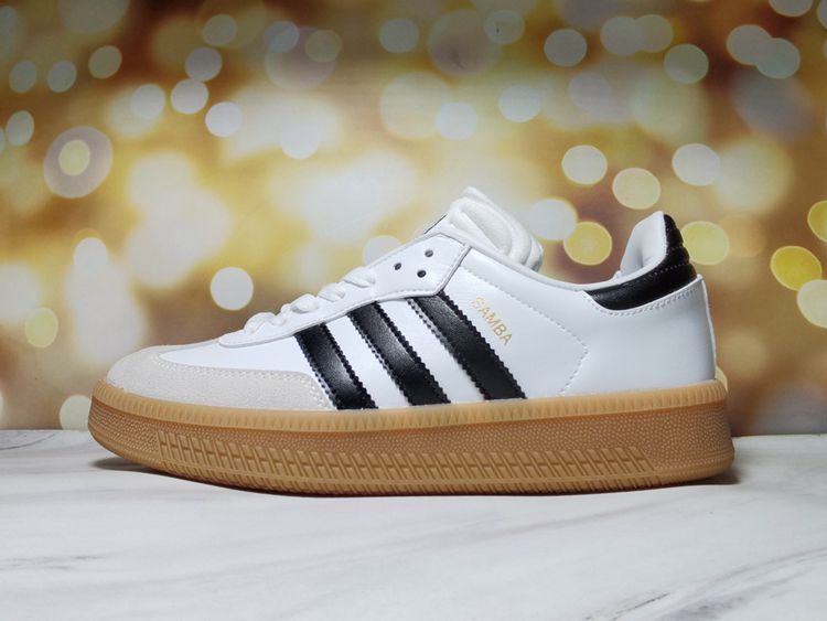 chaussures adidas fond épais blanc noir