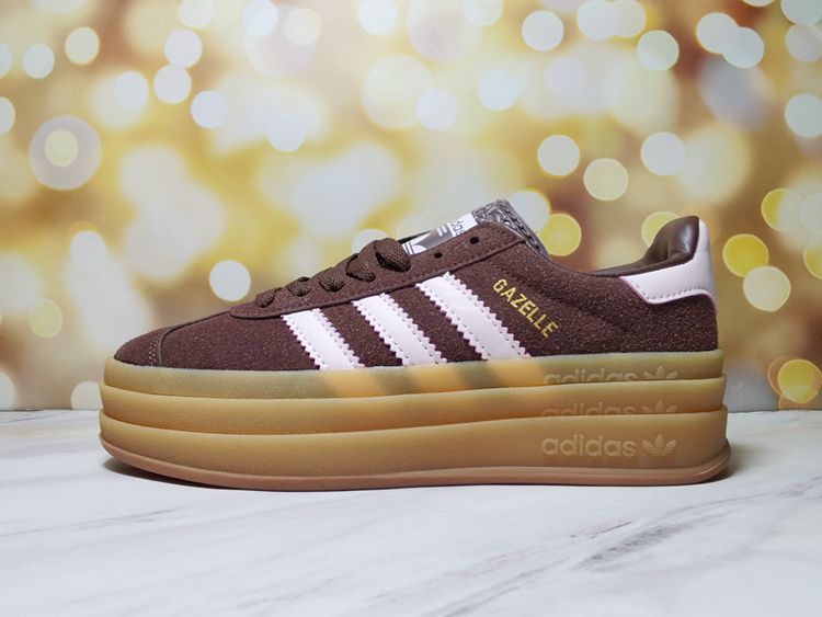 chaussures adidas poudre brune