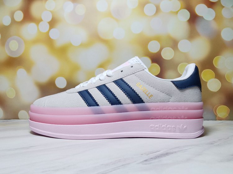 chaussures adidas poudre de cendres