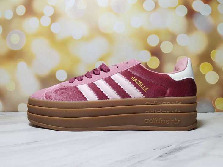 chaussures adidas velours rose