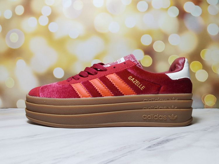 chaussures adidas velours rouge