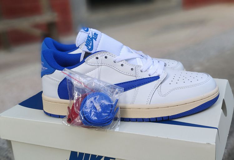 travis scott x air jordan 1 low blanc bleu crochet