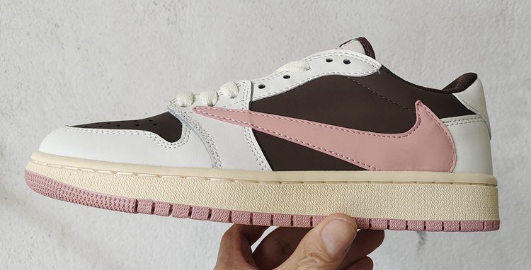 travis scott x air jordan 1 low en poudre